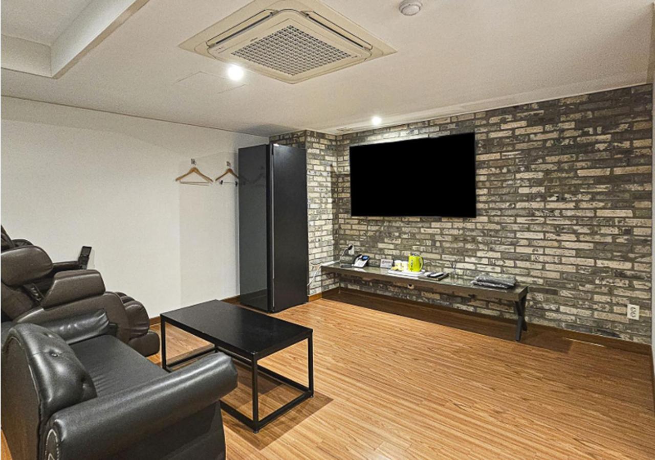סאונגנאם Regency Hotel מראה חיצוני תמונה