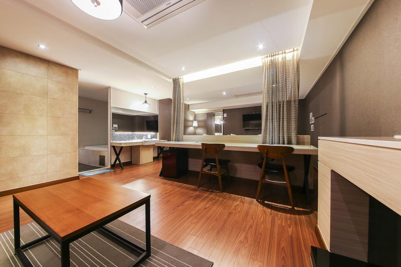 סאונגנאם Regency Hotel מראה חיצוני תמונה
